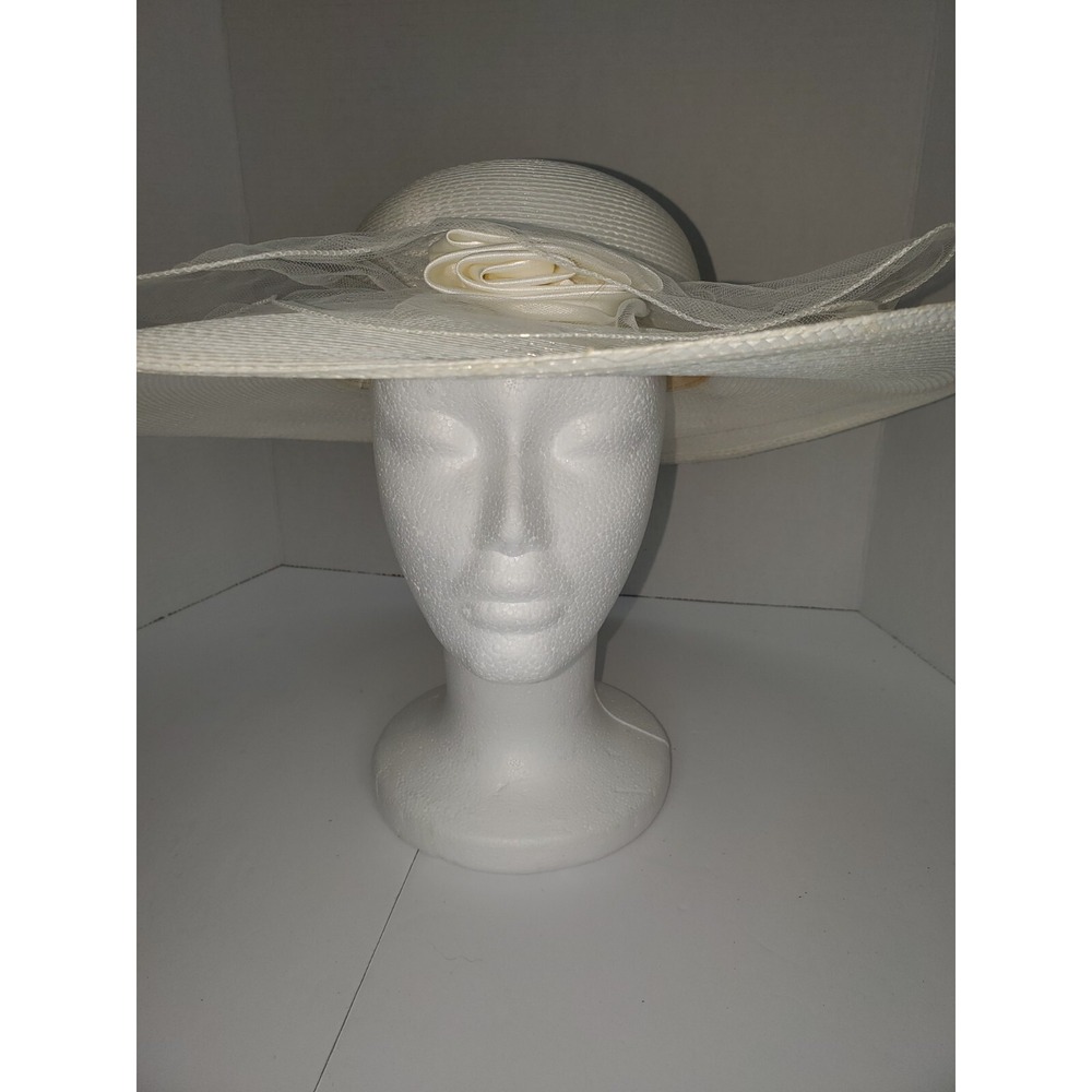 Woman's White Hat With Decorative Ribbons Made In Taiwan Beautiful Fast Shipping